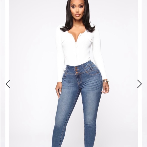 Fashion nova Trophy booty lifting Jeans - Picture 1 of 8